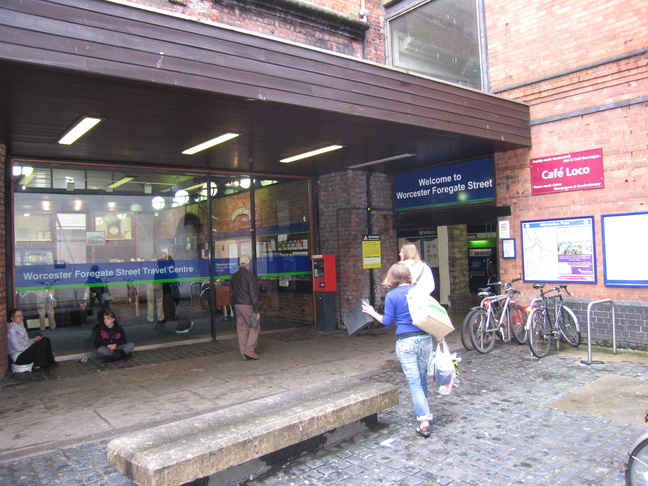 Worcester Foregate
Street entrance