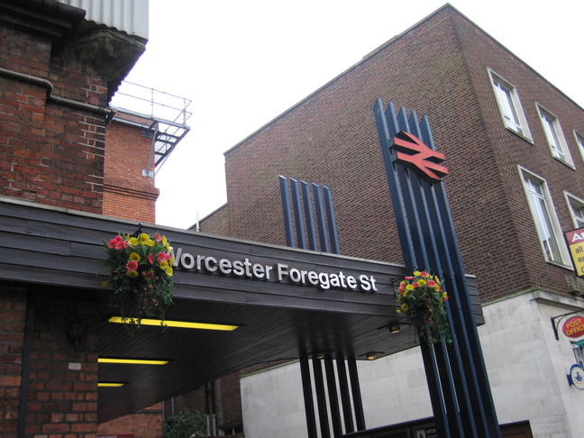 Worcester Foregate
Street station sign