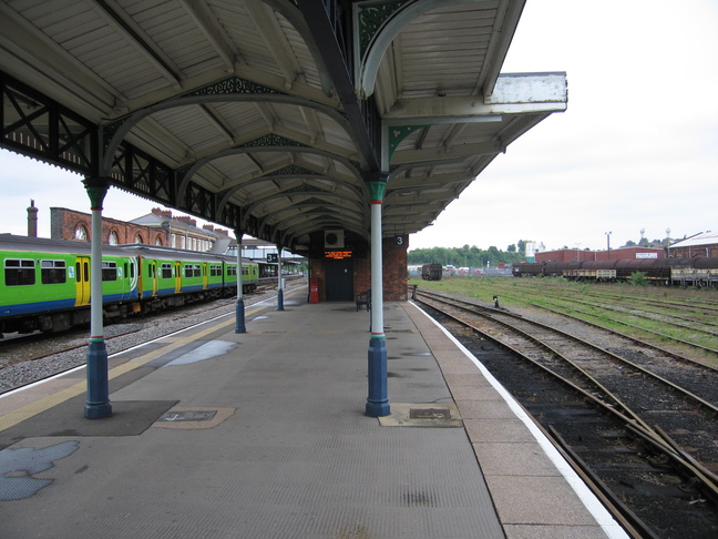 Worcester Shrub Hill platform
3