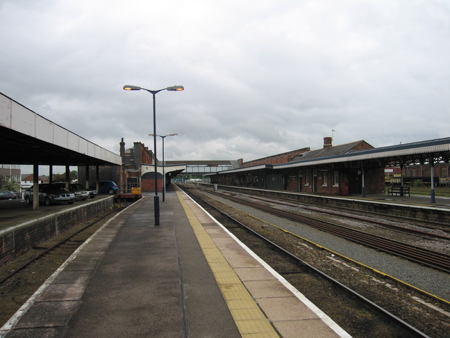 Worcester Shrub Hill
platforms looking north