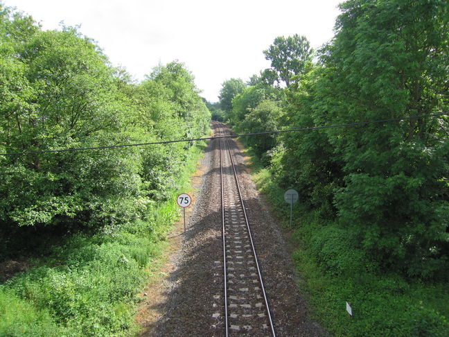 Yetminster from bridge
looking south