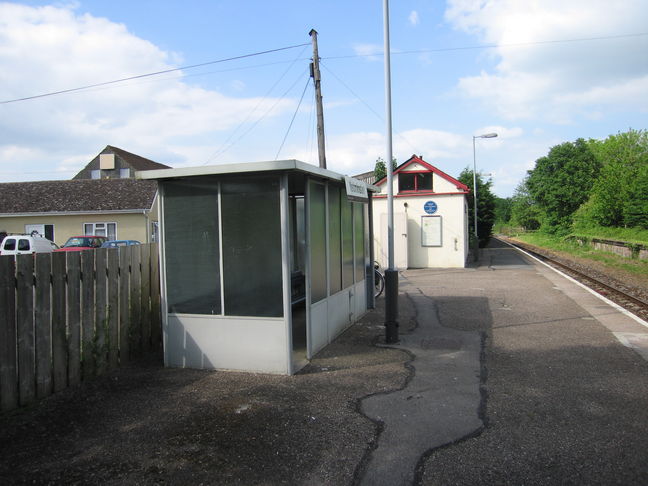 Yetminster shelter and building
