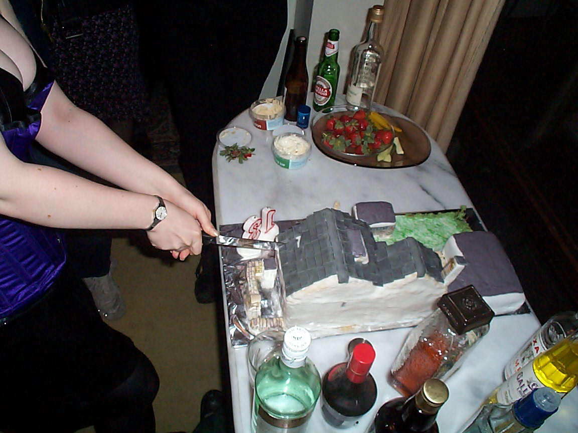 Housewarming cake
