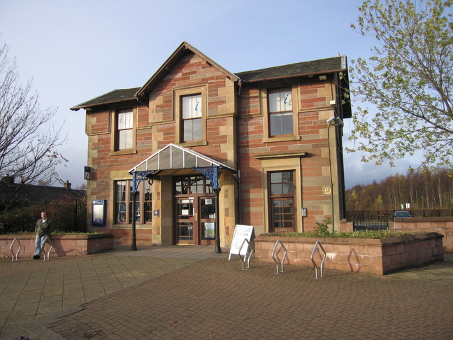 Balloch building