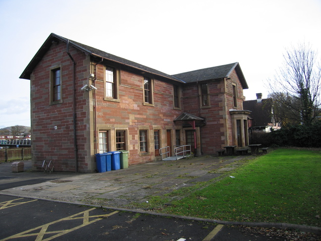 Balloch building platform
side