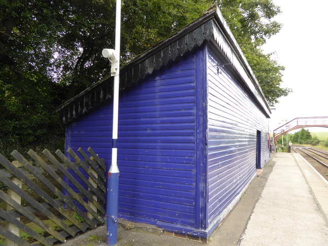 Brampton platform 1 shelter