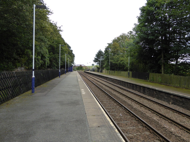 Brampton looking east along
both platforms