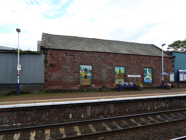 Dalston platform 1 building