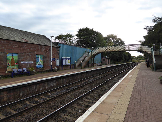 Dalston platforms looking west