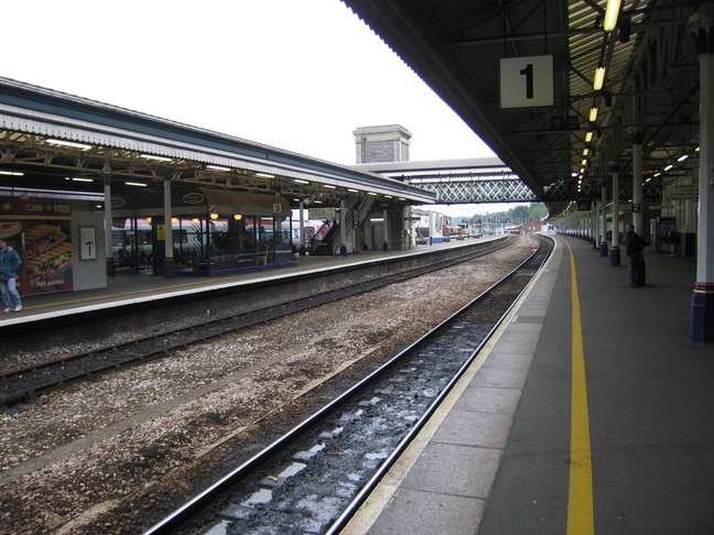 Exeter St Davids platform 1
looking north