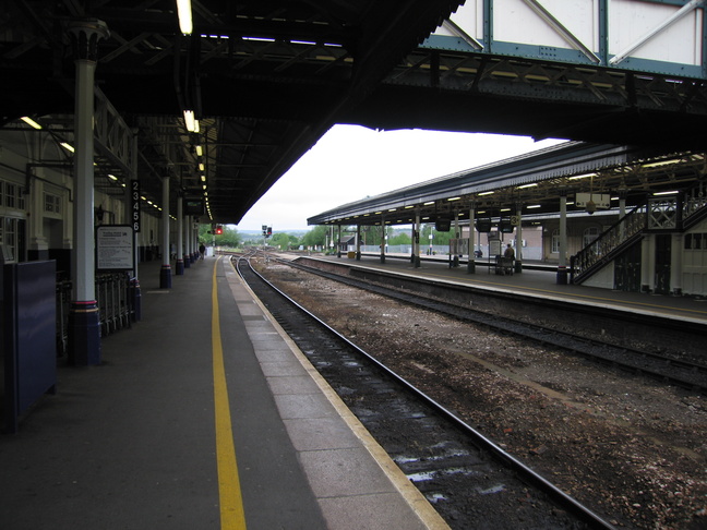 Exeter St Davids platform 1
looking south