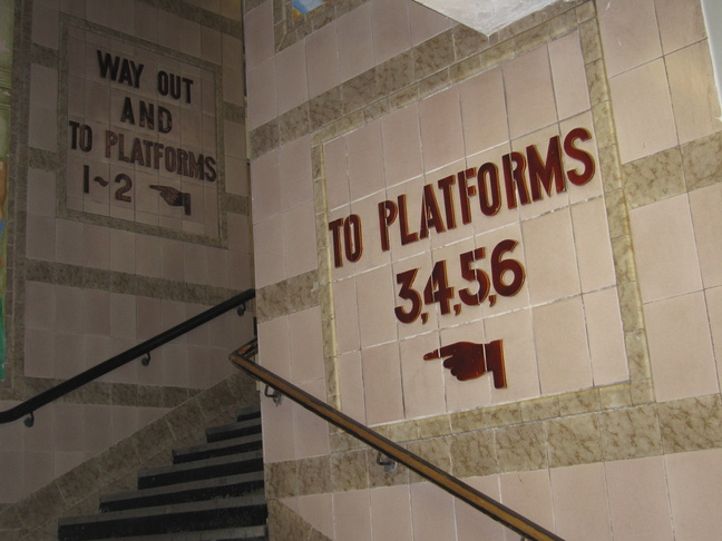 Exeter St Davids steps from
platform 1 to footbridge