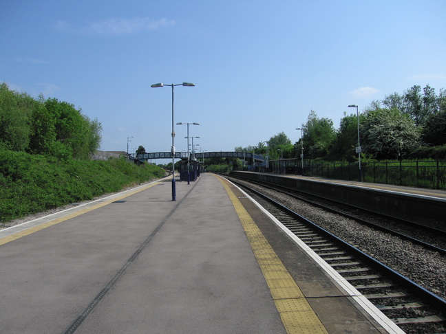 Filton Abbey Wood platforms 2
and 3 looking north