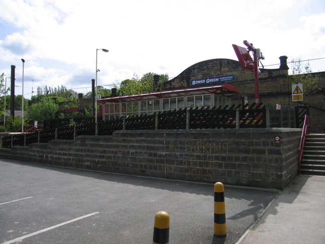Frizinghall platform 2 entrance