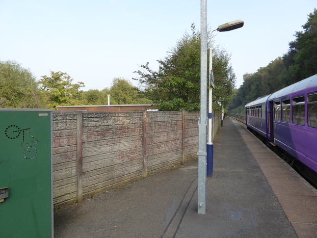Gathurst platform 1 looking east