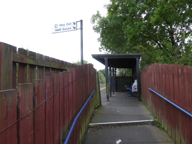 Hall-i'-th'-Wood platform 2 shelter