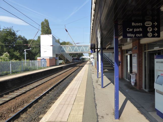 Hazel Grove platforms looking west