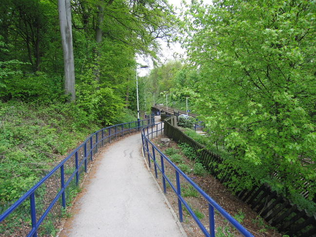 Approach to Hornbeam Park
platform 2