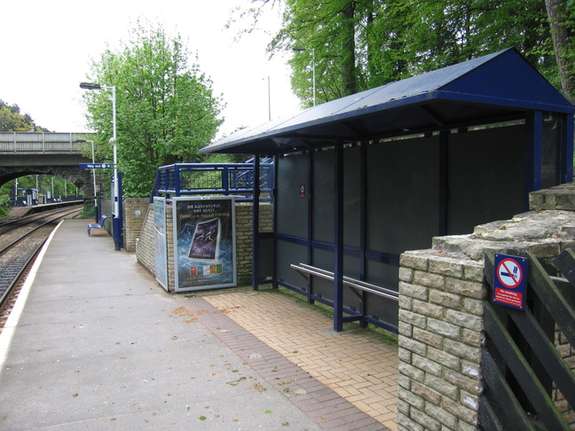 Hornbeam Park platform 2
shelter