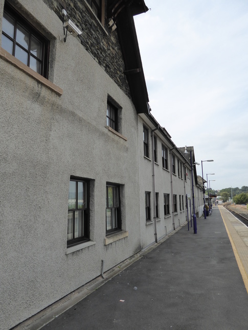 Kendal platform looking west