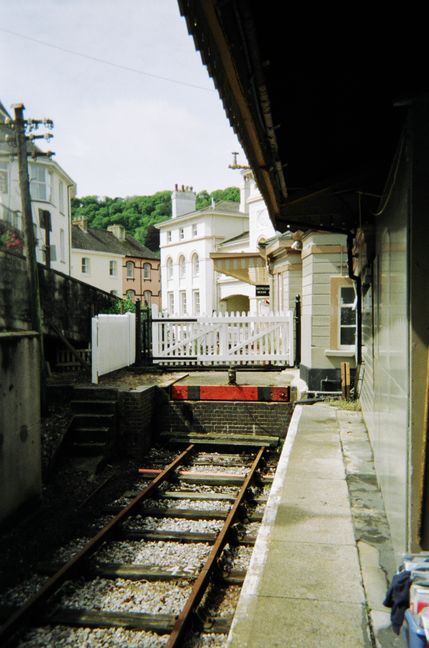 Kingswear platform 2 buffers