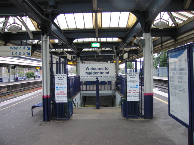 Maidenhead platforms 2 and 3
steps