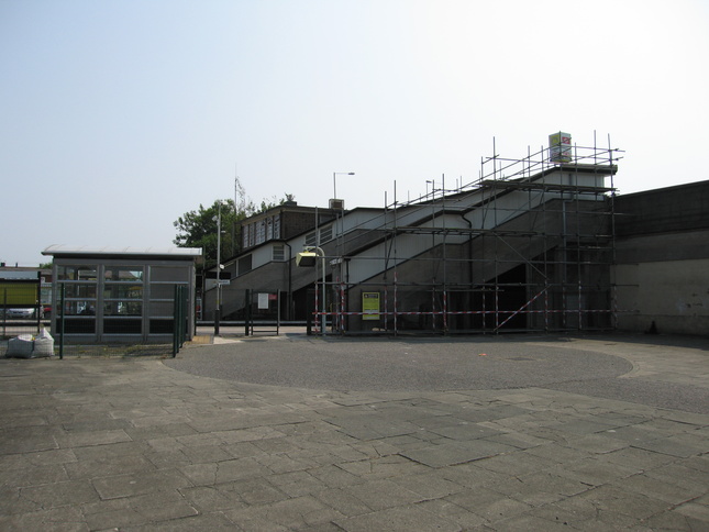 Moreton platform 1 approach