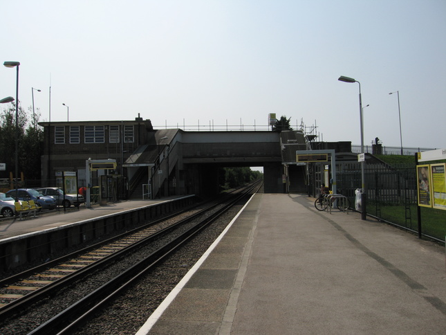 Moreton footbridge