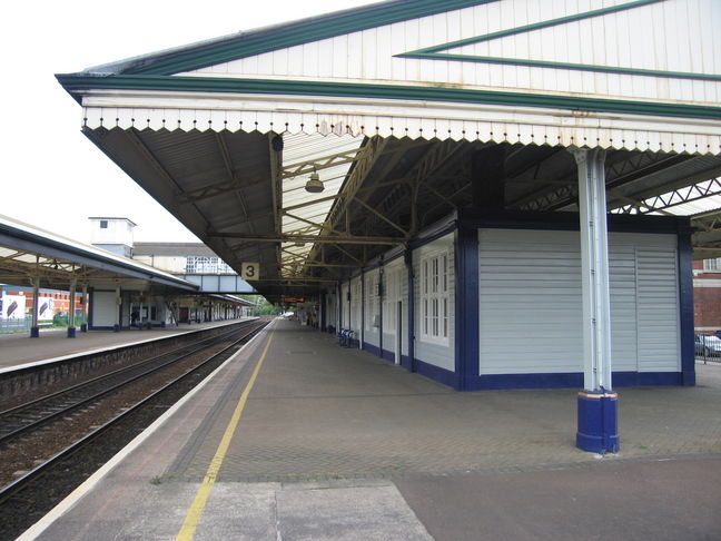 Newton Abbot platform 3