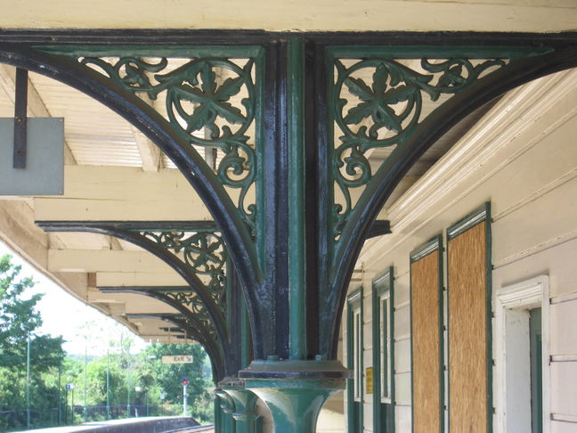 Romsey platform 1 spandrels