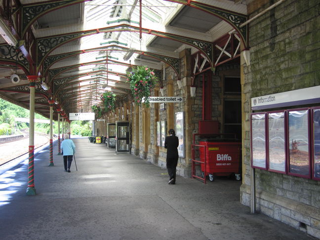 Torquay platform 1