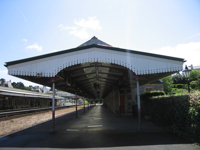 Torquay platform 2 canopy