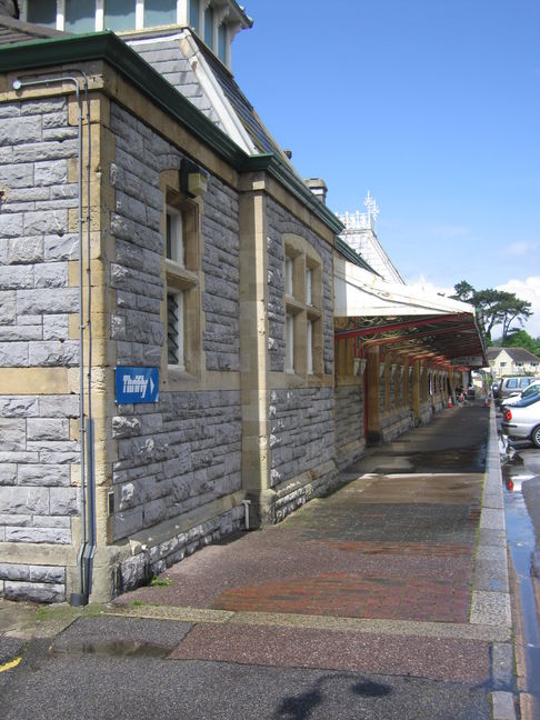 Torquay front canopy