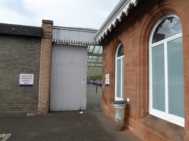 Dumfries side gate