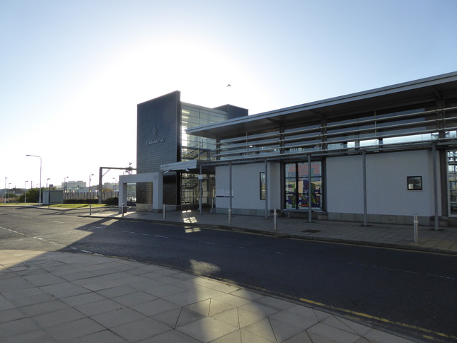 Edinburgh Park platform 1 approach