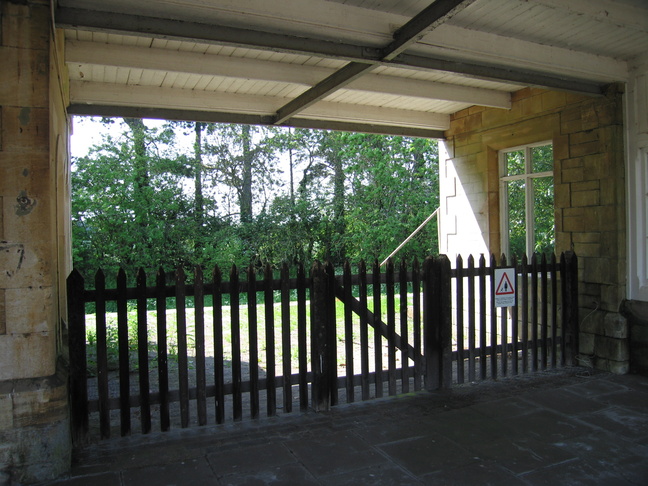 Kemble platform 2 disused
platform entrance