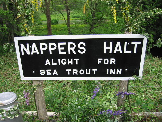 Nappers Halt sign