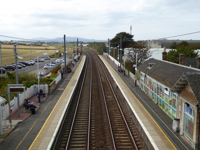 Prestonpans looking west from footbridge