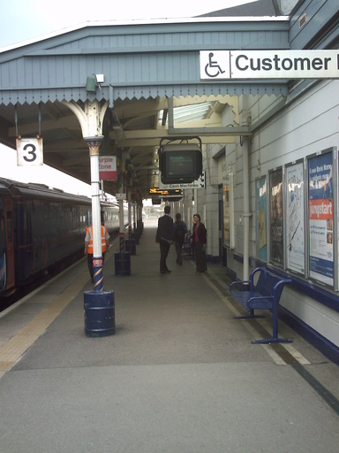 Swindon platform 3