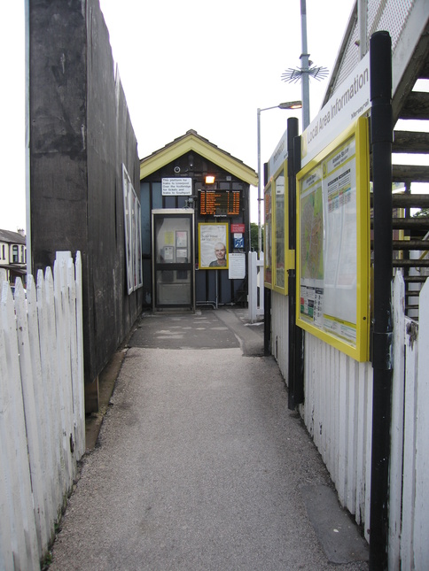 Ainsdale platform 1 entrance