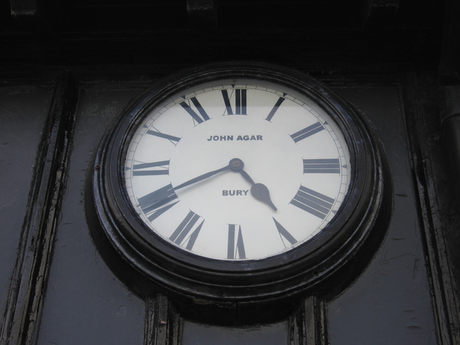 Ainsdale platform 2 clock