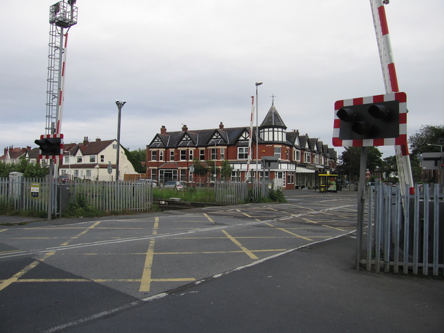 Ainsdale level crossing