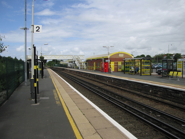 Aintree platforms looking north