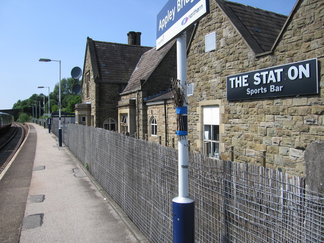 Appley Bridge platform 1
building rear