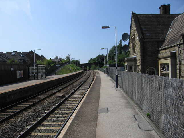 Appley Bridge platforms looking
west