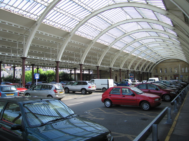 Bath Green Park looking
across trainshed