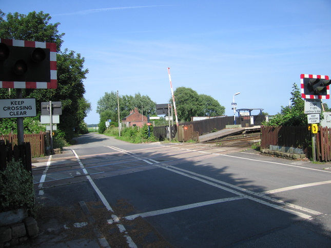 Bescar Lane level crossing