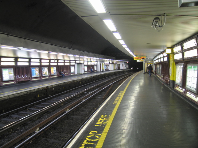 Birkenhead Hamilton
Square platforms 1 and 2 looking east