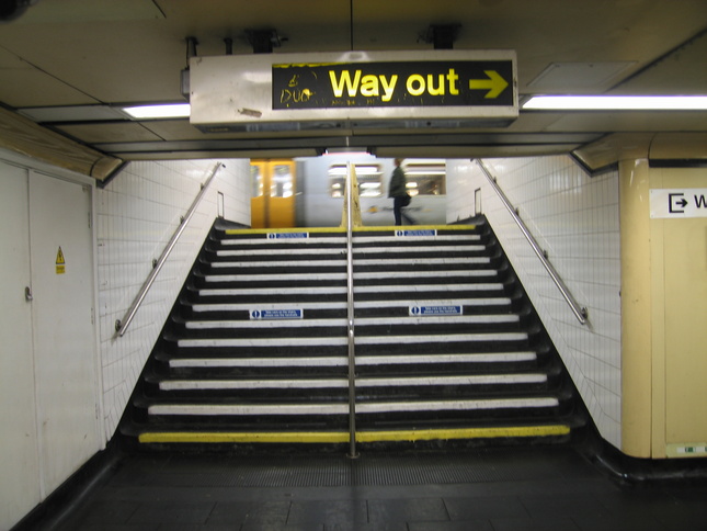 Birkenhead
Hamilton Square platforms 1 and 2 steps