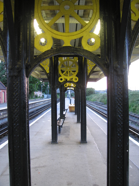 Birkenhead North
platforms 1 and 2 under canopy
